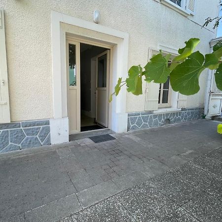 Le Logis De La Place Thouars Luaran gambar