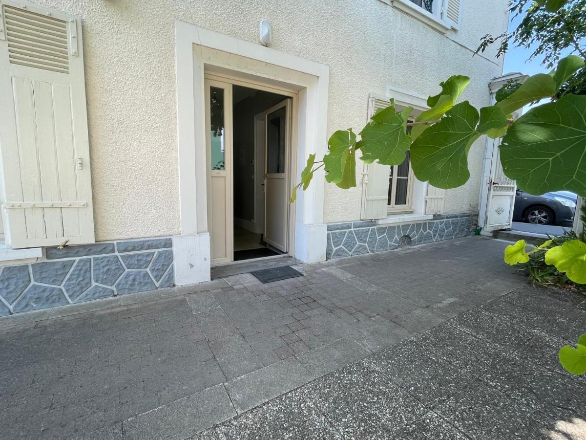 Le Logis De La Place Thouars Luaran gambar