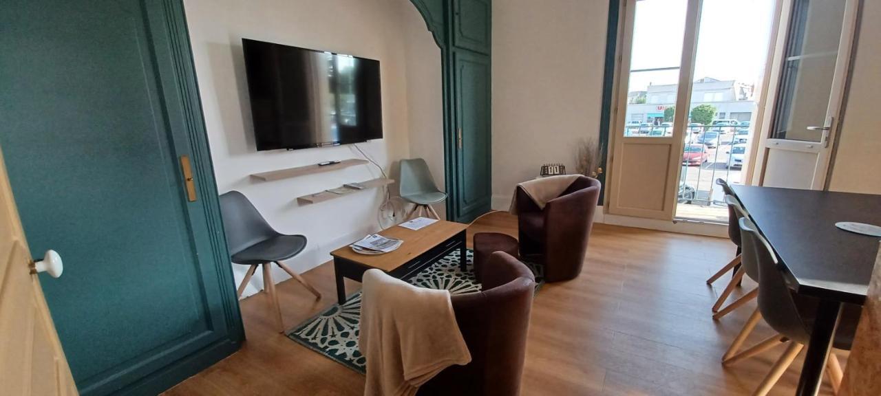 Le Logis De La Place Thouars Luaran gambar